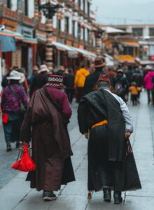 03 – Lhasa – EXACT – Pilgrims in Lhasa
